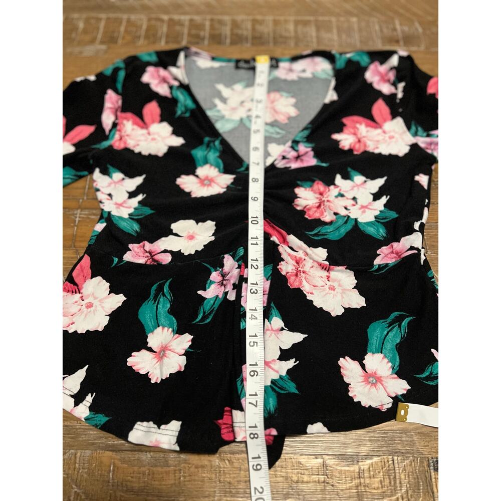 Derek Heart Floral Print Blouse Size Medium Peplum V-Neck Top Flared Bell Sleeve - Picture 4 of 7